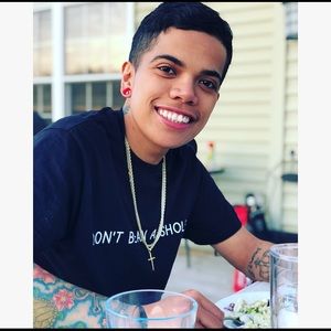 Meet your Posher, Shelly